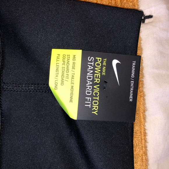 **SOLD**Nike black yoga pants women’s size medium - Picture 7 of 7